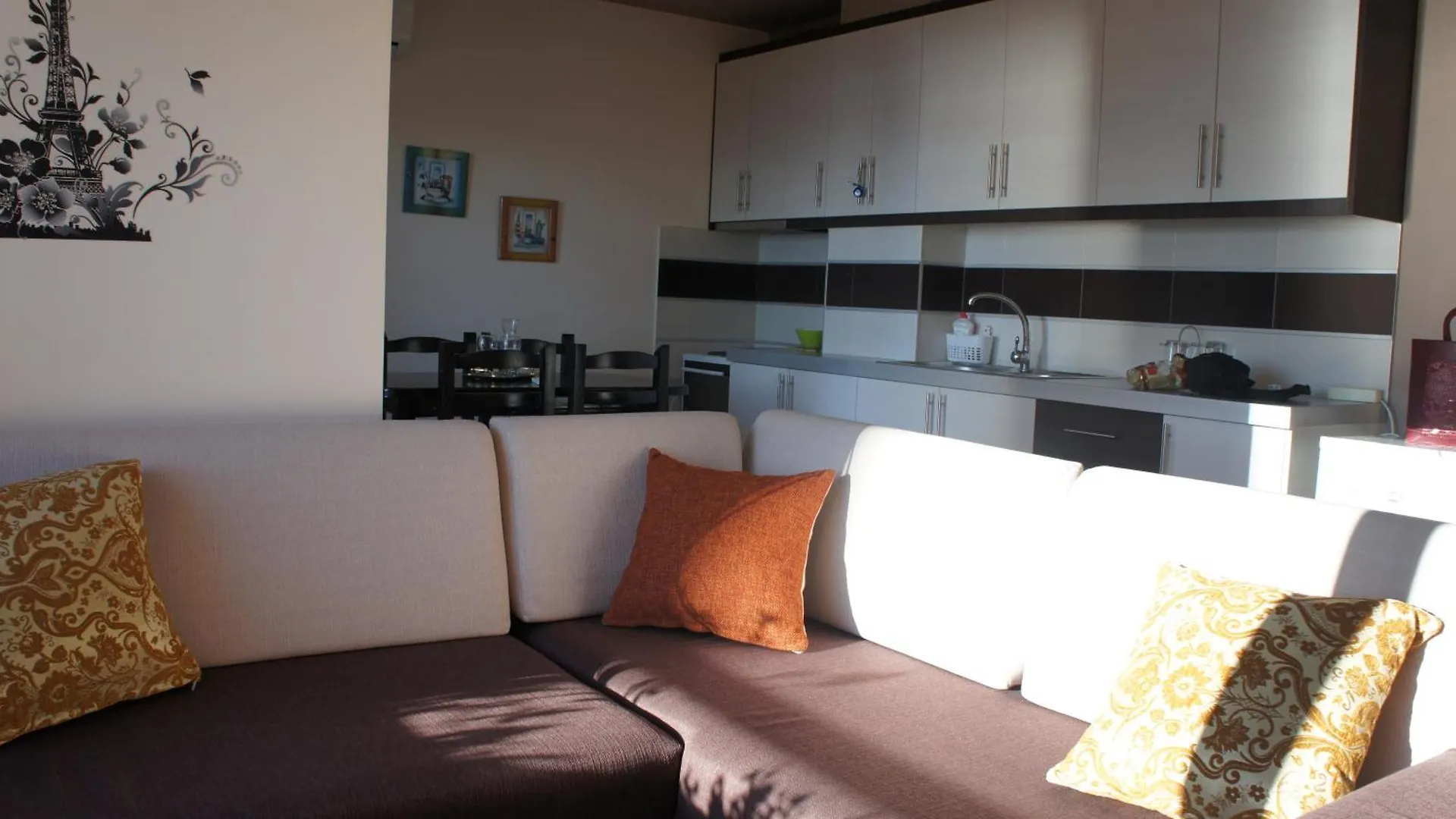 Megrooms Sarandë Lejlighed